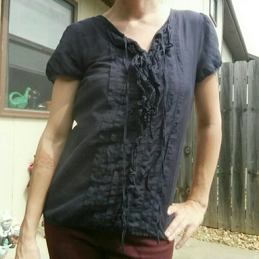 Navy blue Banana Republic short sleeve ruffle top